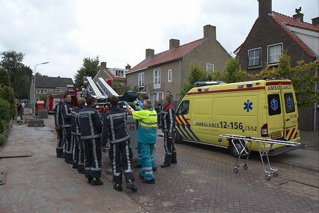 2010/233/GB 20100910 001 Leeuwenhoekstraat afhijsen.jpg